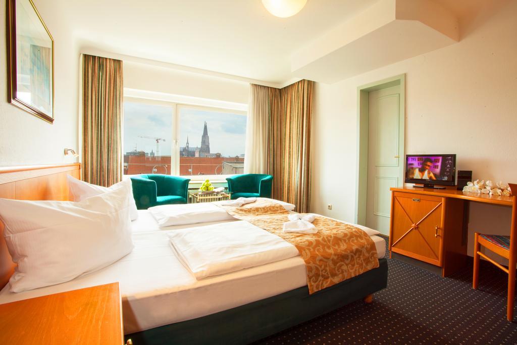 Hotel Ina Royal 3*