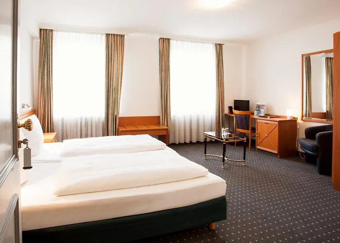 Ina Hotel Royal